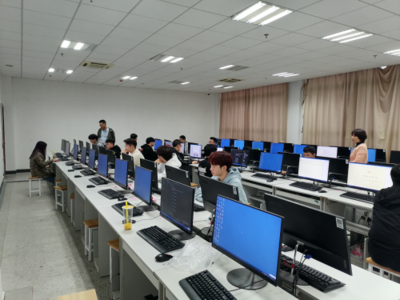 技藝爭鋒，代碼生輝——我校第六屆學生技能競賽之Web前端設計賽項圓滿落幕